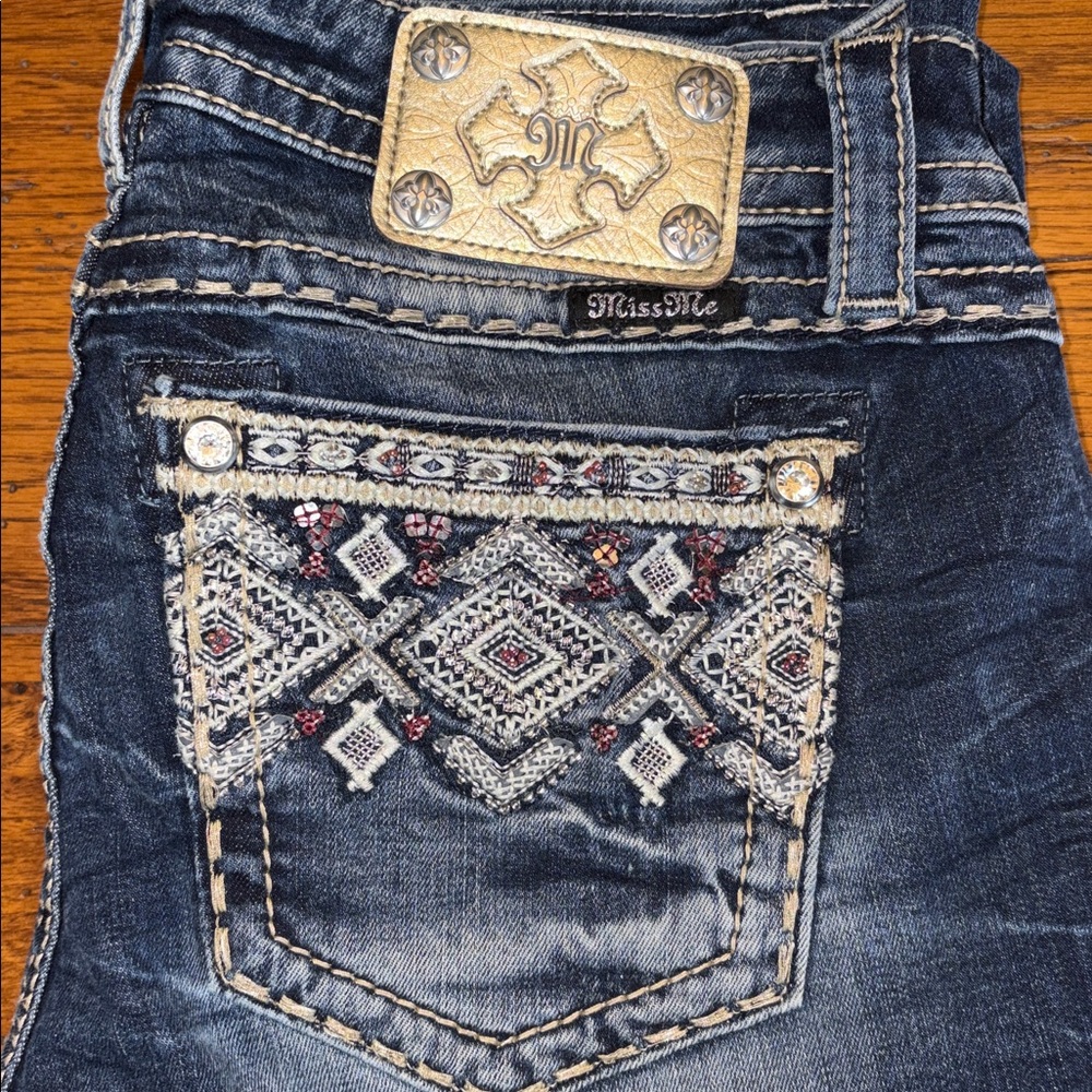 Miss Me Women's Embroidered Dark Wash Jeans